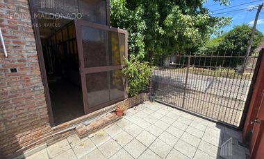 Venta-Casa Chalet de 6 Ambientes - Berazategui Centro