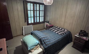 Venta-Casa Chalet de 6 Ambientes - Berazategui Centro