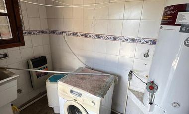 Venta-Casa Chalet de 6 Ambientes - Berazategui Centro