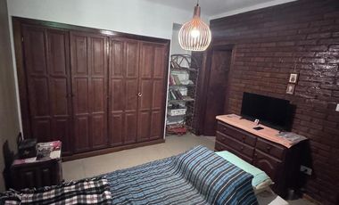 Venta-Casa Chalet de 6 Ambientes - Berazategui Centro