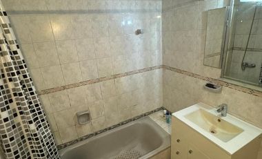 Venta-Casa Chalet de 6 Ambientes - Berazategui Centro