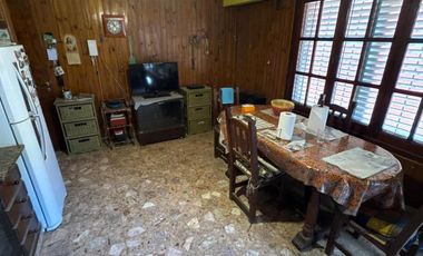 Venta-Casa Chalet de 6 Ambientes - Berazategui Centro