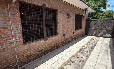 Venta-Casa Chalet de 6 Ambientes - Berazategui Centro