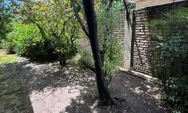 Venta-Casa Chalet de 6 Ambientes - Berazategui Centro