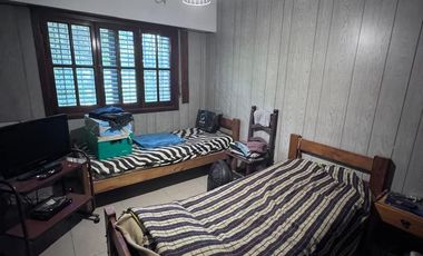 Venta-Casa Chalet de 6 Ambientes - Berazategui Centro