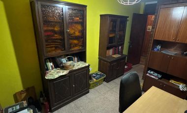 Venta-Casa Chalet de 6 Ambientes - Berazategui Centro