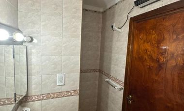 Venta-Casa Chalet de 6 Ambientes - Berazategui Centro