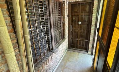 Venta-Casa Chalet de 6 Ambientes - Berazategui Centro