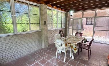 Venta-Casa Chalet de 6 Ambientes - Berazategui Centro
