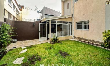 Impecable casa 4 amb con dependencia en PUNTA MOGOTES