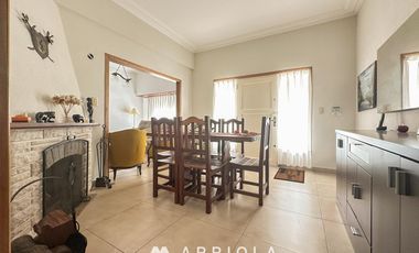 Impecable casa 4 amb con dependencia en PUNTA MOGOTES