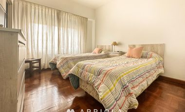 Impecable casa 4 amb con dependencia en PUNTA MOGOTES