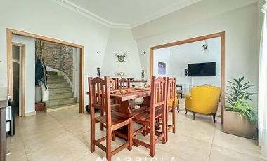 Impecable casa 4 amb con dependencia en PUNTA MOGOTES