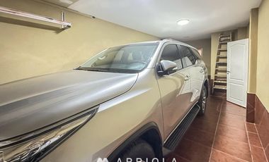 Impecable casa 4 amb con dependencia en PUNTA MOGOTES
