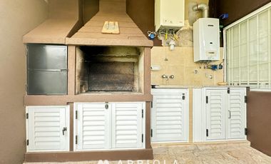 Impecable casa 4 amb con dependencia en PUNTA MOGOTES