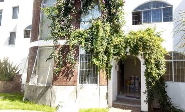 Venta casa para oficinas. Santa Cruz Buenavista. Zavaleta
