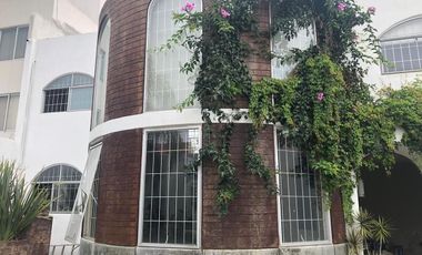 Venta casa para oficinas. Santa Cruz Buenavista. Zavaleta