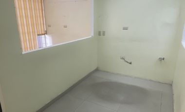 Venta local o consultorio, en plaza comercial. Centro de San Pedro Cholula