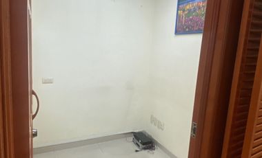 Venta local o consultorio, en plaza comercial. Centro de San Pedro Cholula