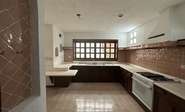 EN VENTA RESIDENCIA EN LA COLONIA CHUBURNA DE HIDALGO. MÉRIDA YUC.