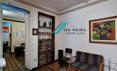 Casa en  la Juan Jaramillo y Hermano Miguel