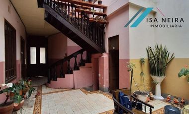 Casa en  la Juan Jaramillo y Hermano Miguel