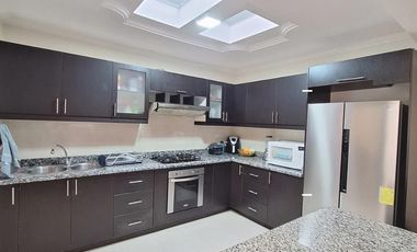 Casa en  venta, dentro de Condominio Privado.