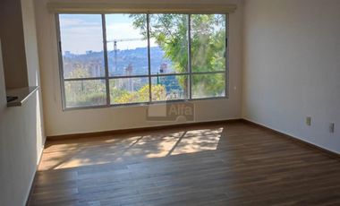 Departamento venta en Zona Esmeralda en planta baja con jardín.