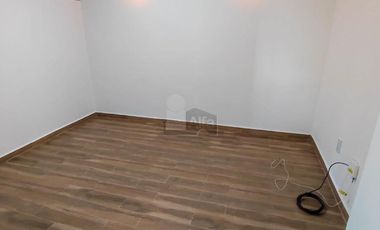 Departamento venta en Zona Esmeralda en planta baja con jardín.