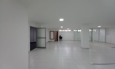 OFICINA EN ARRIENDO EN CENTRO DE NEGOCIOS ANVAMAR/PEREIRA