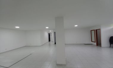 OFICINA EN ARRIENDO EN CENTRO DE NEGOCIOS ANVAMAR/PEREIRA
