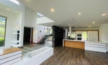 ARRIENDO ESPECTACULAR CASA EN LA CALERA