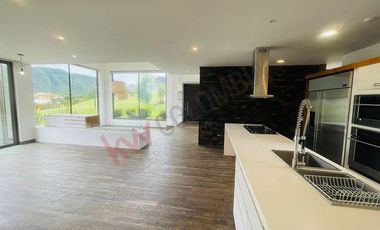 ARRIENDO ESPECTACULAR CASA EN LA CALERA