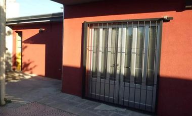 Casa en venta - 3 dormitorios 2 baños - Cochera - 183mts2 - Ensenada