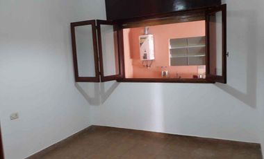 Casa en venta - 2 dormitorios 1 baño - Cochera - 277mts2 - Ensenada