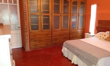 Casa en venta - 3 Dormitorios 2 Baños 2 Cocheras - 4392 mts2 - Abasto