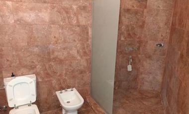 Casa en venta - 3 Dormitorios 2 Baños 2 Cocheras - 4392 mts2 - Abasto