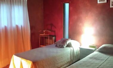 Casa en venta - 3 Dormitorios 2 Baños 2 Cocheras - 4392 mts2 - Abasto