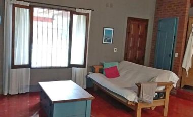 Casa en venta - 3 Dormitorios 2 Baños 2 Cocheras - 4392 mts2 - Abasto