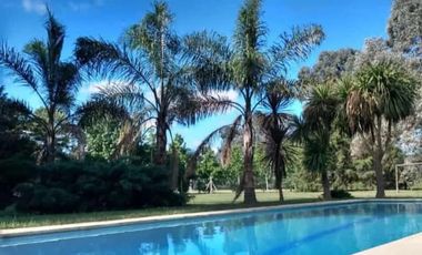 Casa en venta - 3 Dormitorios 2 Baños 2 Cocheras - 4392 mts2 - Abasto