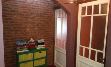 Casa en venta - 3 Dormitorios 2 Baños 2 Cocheras - 4392 mts2 - Abasto