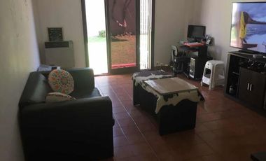 Casa en venta - 1 dormitorio 1 baño - cochera - 110 mts2 - La Plata