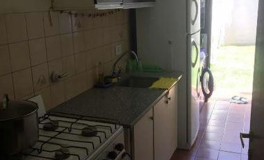 Casa en venta - 1 dormitorio 1 baño - cochera - 110 mts2 - La Plata