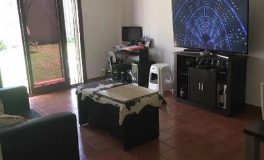 Casa en venta - 1 dormitorio 1 baño - cochera - 110 mts2 - La Plata
