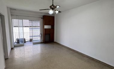 Departamento dos dormitorios en venta en colon esq.  general paz