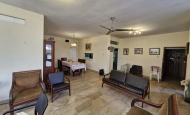 Venta de Edificio Esquinero de Oportunidad, Av. Portete (LC).