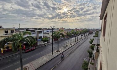 Venta de Edificio Esquinero de Oportunidad, Av. Portete (LC).