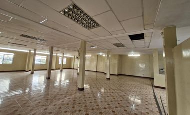 Venta de Edificio Esquinero de Oportunidad, Av. Portete (LC).