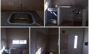Casa en venta - 2 dormitorios 1 baño 1 cochera - 280mts2 totales - Berisso