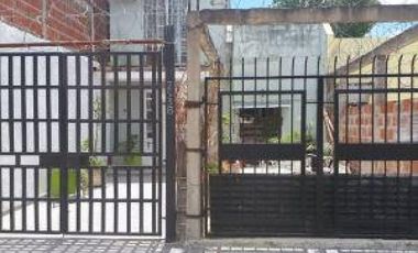 Casa en venta - 2 dormitorios 1 baño 1 cochera - 280mts2 totales - Berisso